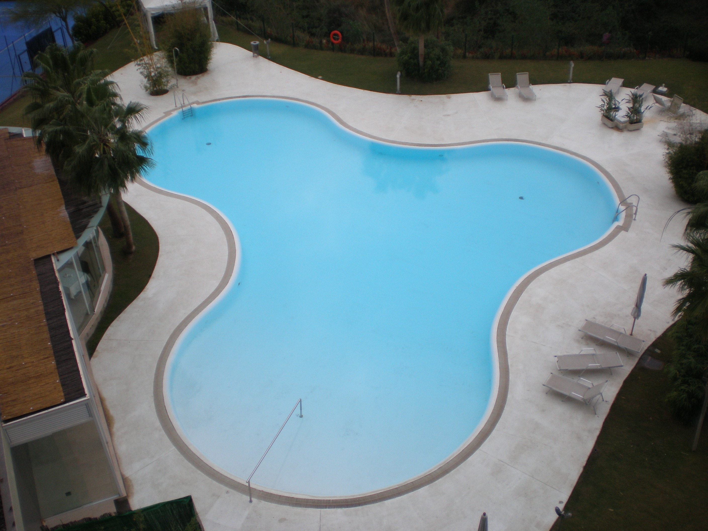 Blas Piscina club social en reserva el higueron